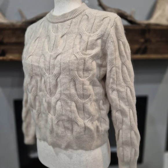 KILTE Cashmere Sweater, Size Small Like New - Picture 3 of 8